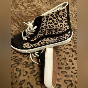 Size 10 women’s vans Cheetah